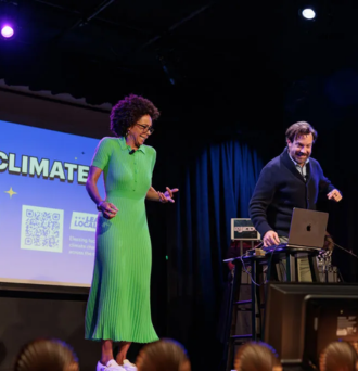 Jason Sudeikis and Ayana Elizabeth Johnson dance off at our LA Climate Variety Show. Lead Locally programmed Dance Dance Revolution boards so that every step sent a text to a voter to remind them to #VoteClimate – when we’re texting climate voters, everyone wins! (Photo: Elisa Ferrari)